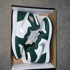 Jordan 1 Retro High OG Gorge Green men’s size 11